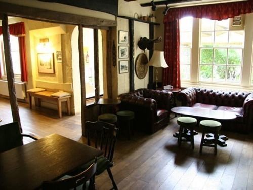 The Crown At Broad Hinton Hotel ภายนอก รูปภาพ